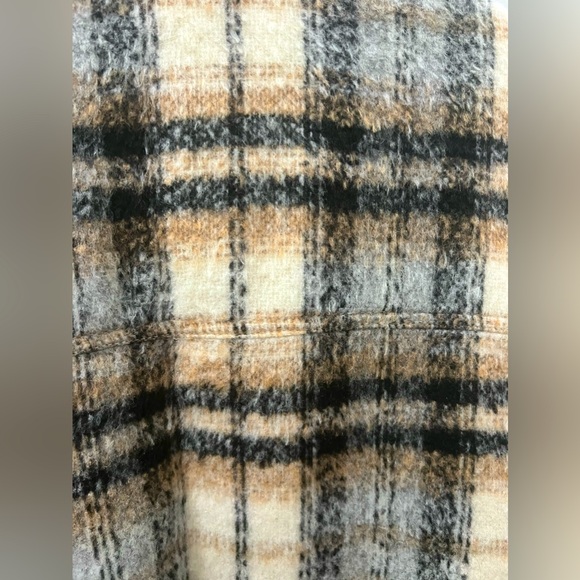 Good American Plaid Oversized Thick Wool Shacket - Picture 9 of 11